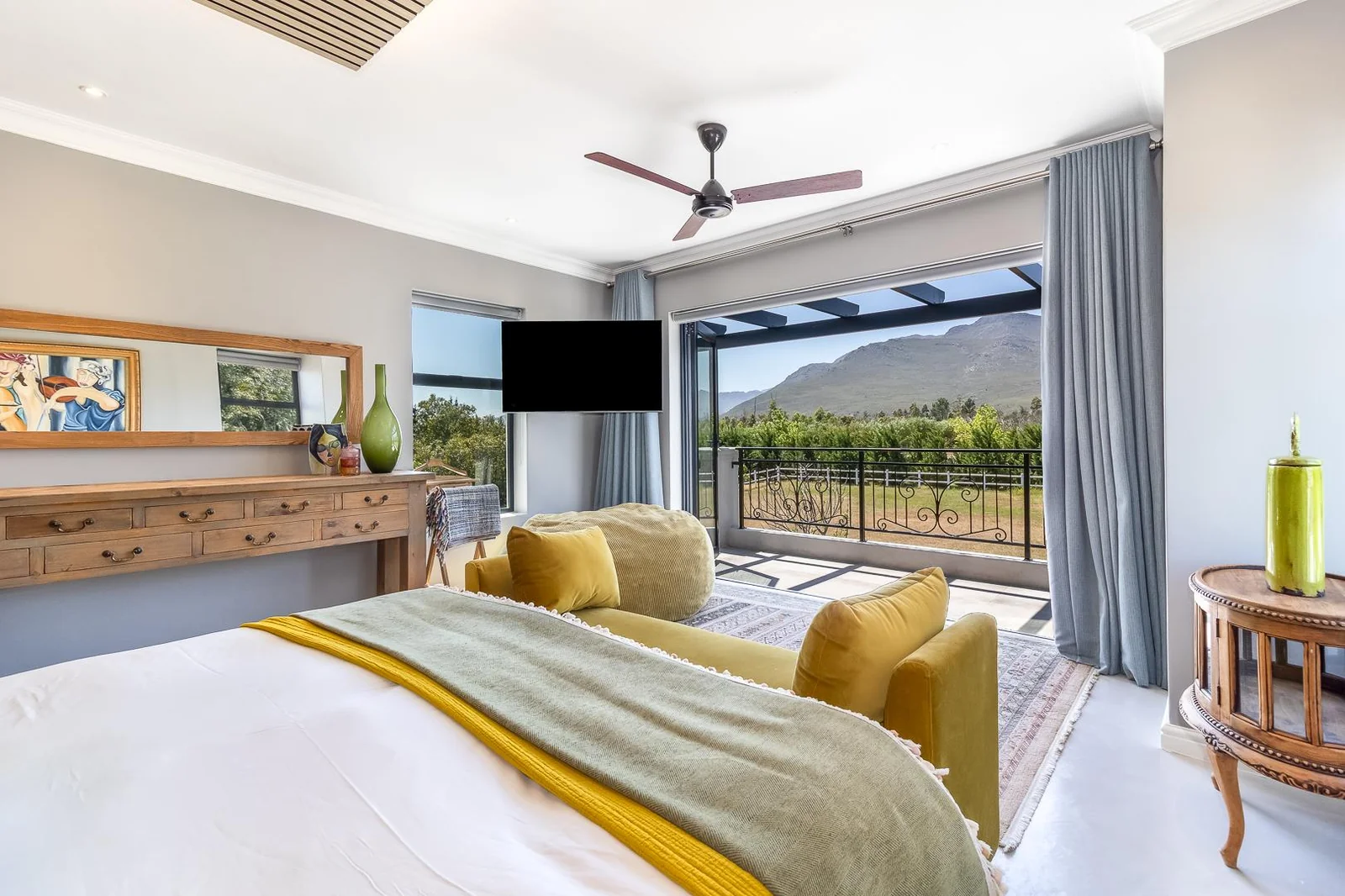 Exquisite 4 Bedroom Home in Val de Vie Estate