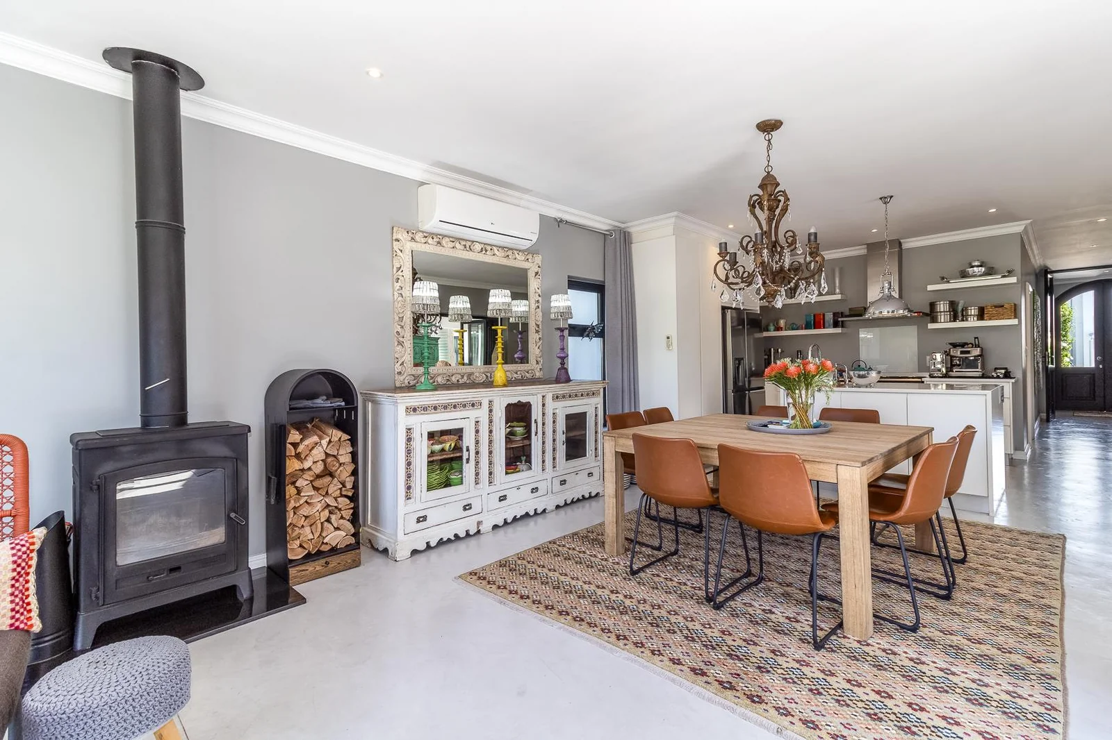 Exquisite 4 Bedroom Home in Val de Vie Estate