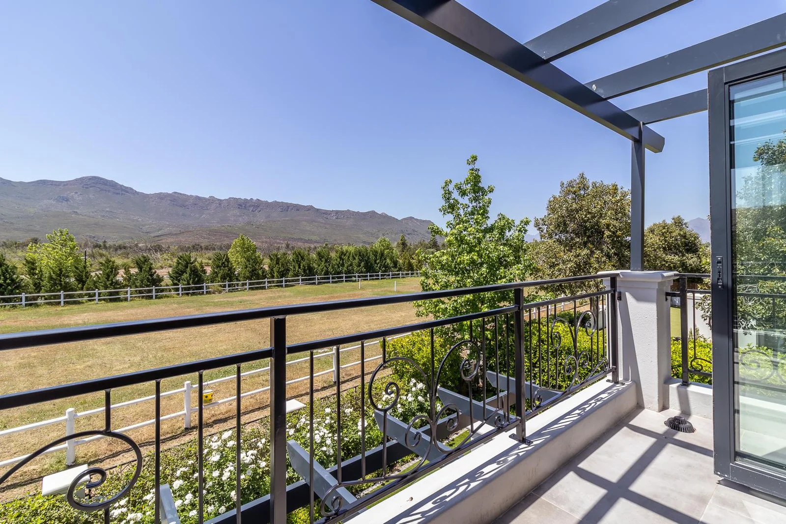 Exquisite 4 Bedroom Home in Val de Vie Estate