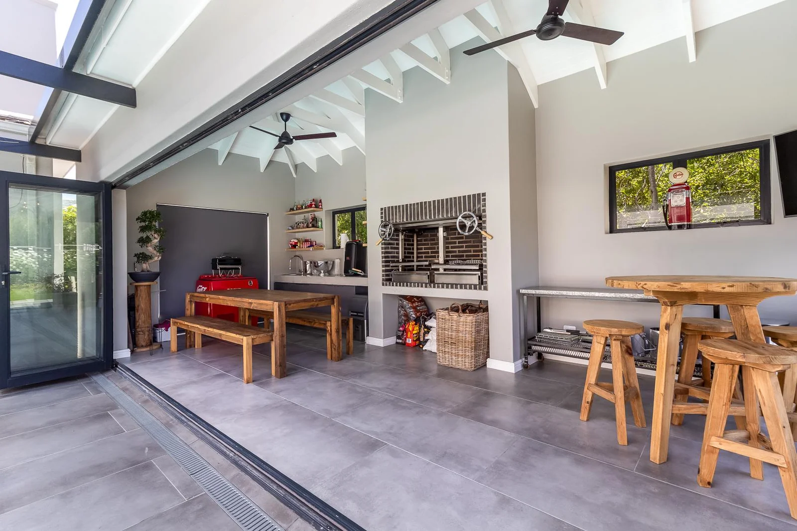 Exquisite 4 Bedroom Home in Val de Vie Estate