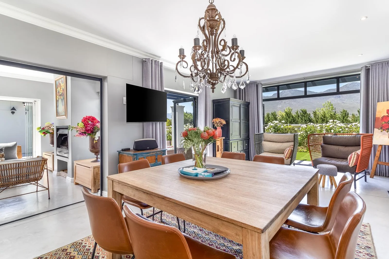 Exquisite 4 Bedroom Home in Val de Vie Estate