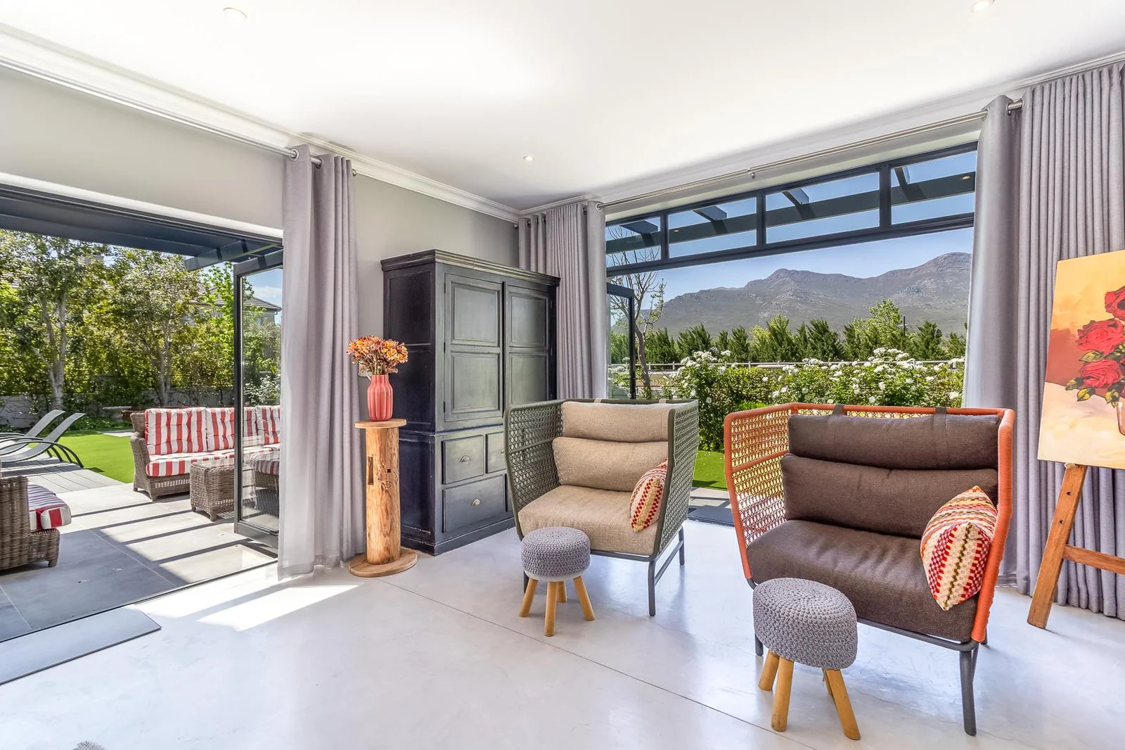 Exquisite 4 Bedroom Home in Val de Vie Estate