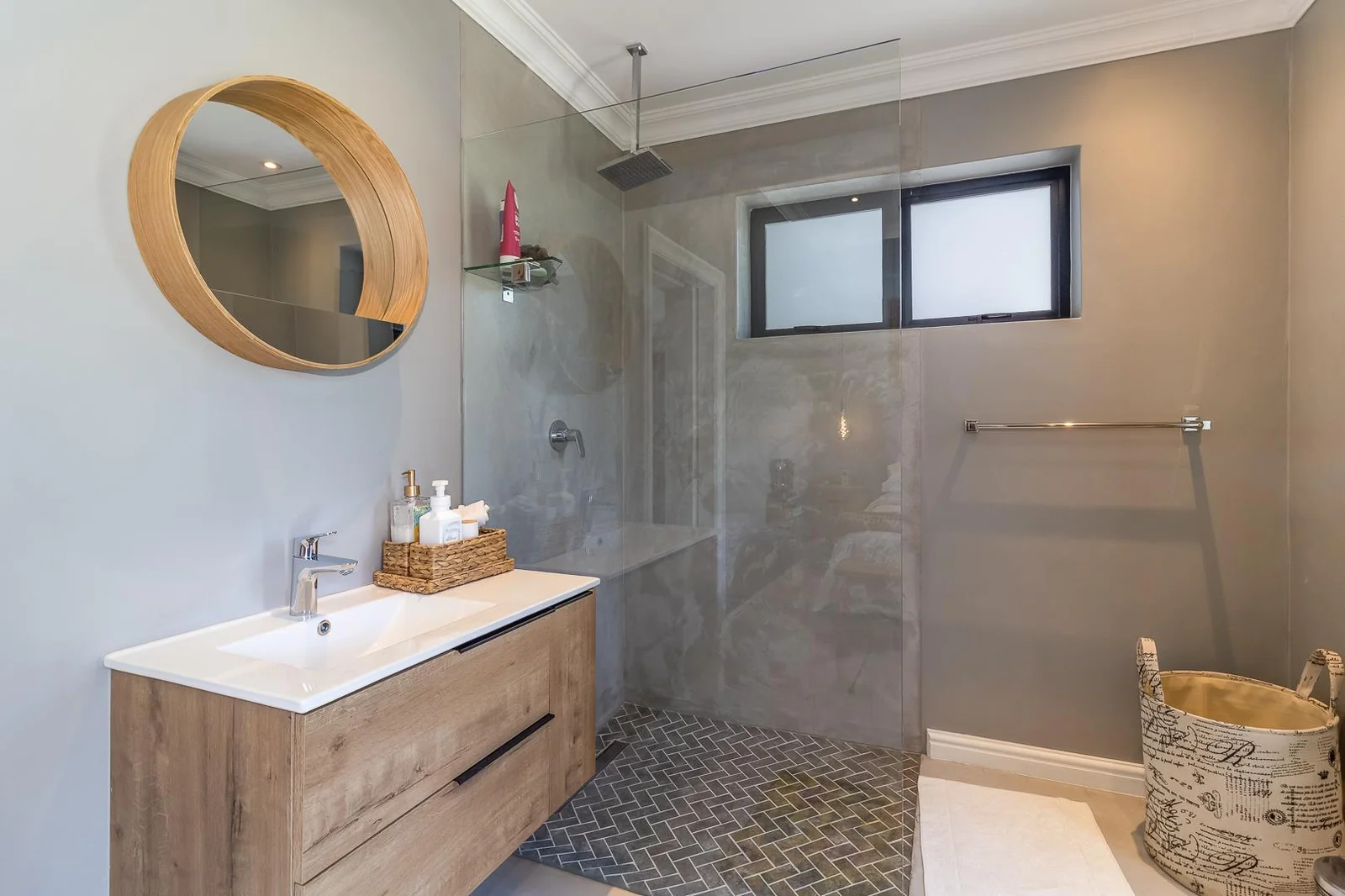 Exquisite 4 Bedroom Home in Val de Vie Estate