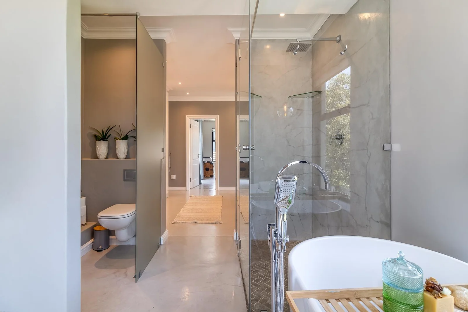 Exquisite 4 Bedroom Home in Val de Vie Estate