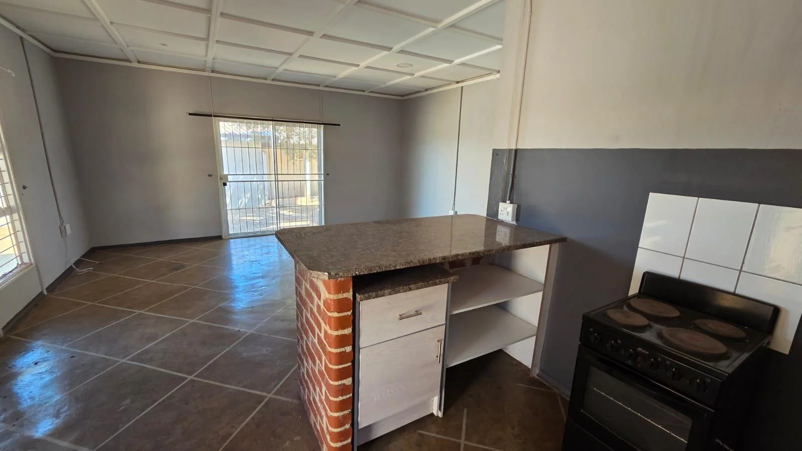 Modern 2-Bedroom Home for Rent – Pet Friendly & Secure!