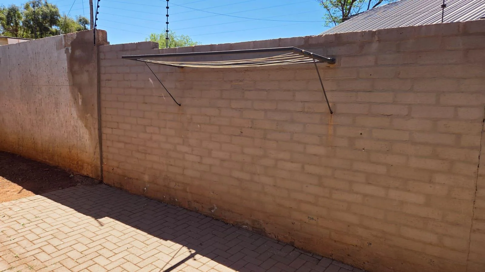 Modern 2-Bedroom Home for Rent – Pet Friendly & Secure!