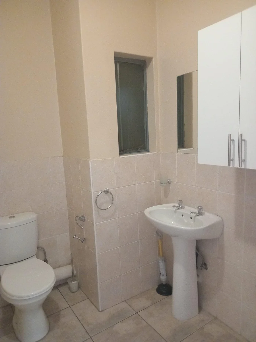 A lovely 2 Bed, 2 bath Apartment in Halfway House, Midrand