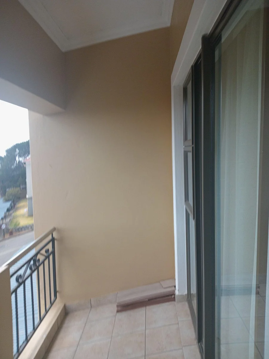 A lovely 2 Bed, 2 bath Apartment in Halfway House, Midrand