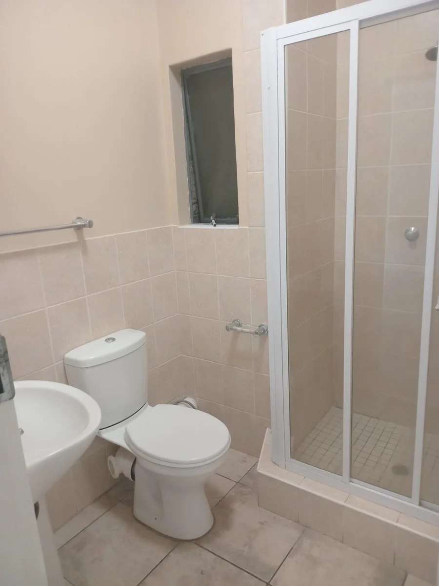 A lovely 2 Bed, 2 bath Apartment in Halfway House, Midrand