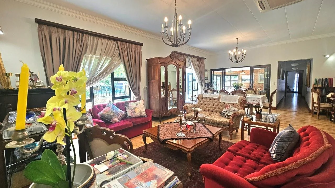 GENEROUS, PRACTICAL, BEAUTIFUL AND NEAT .<br/>