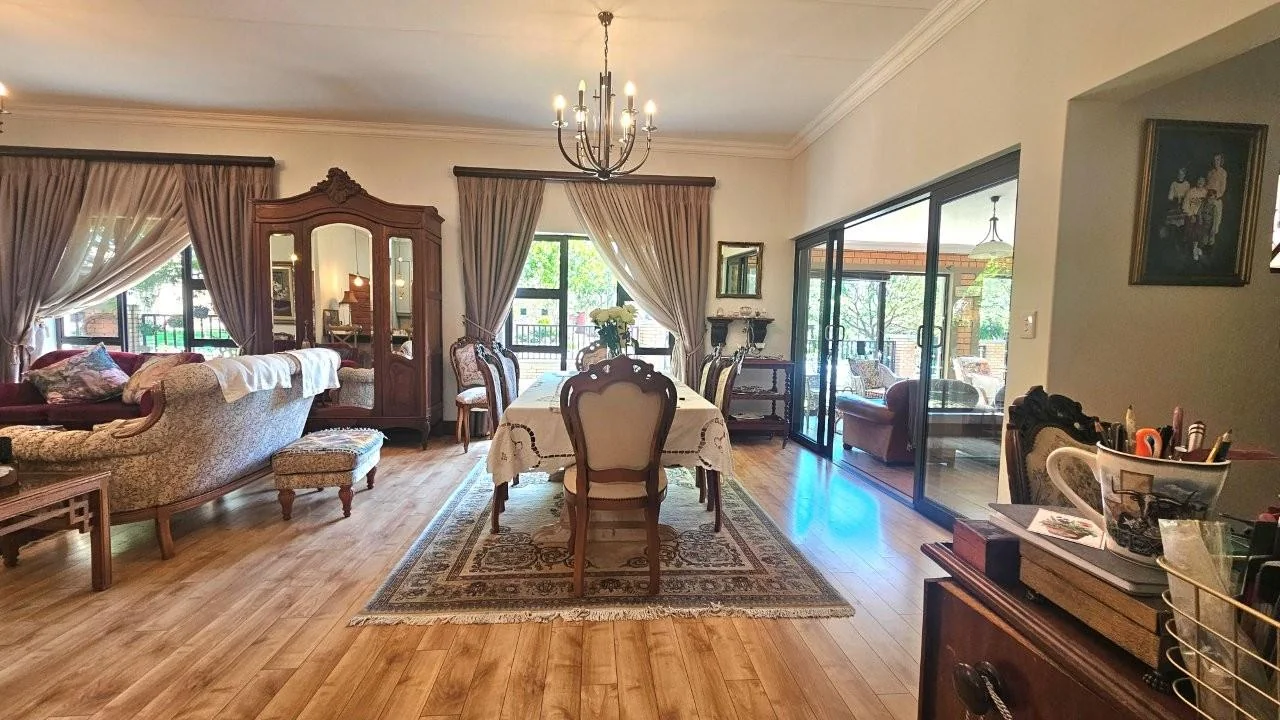 GENEROUS, PRACTICAL, BEAUTIFUL AND NEAT .<br/>