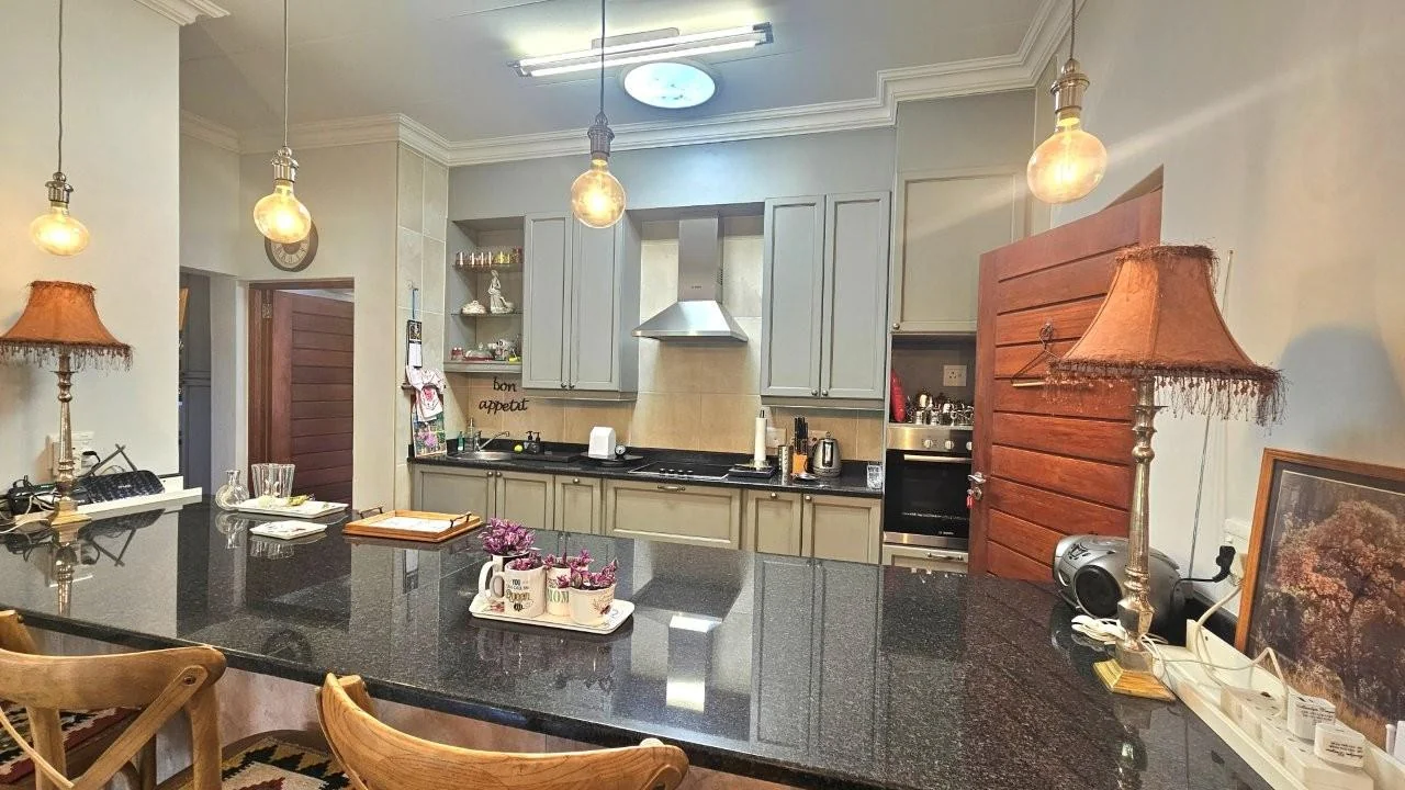 GENEROUS, PRACTICAL, BEAUTIFUL AND NEAT .<br/>