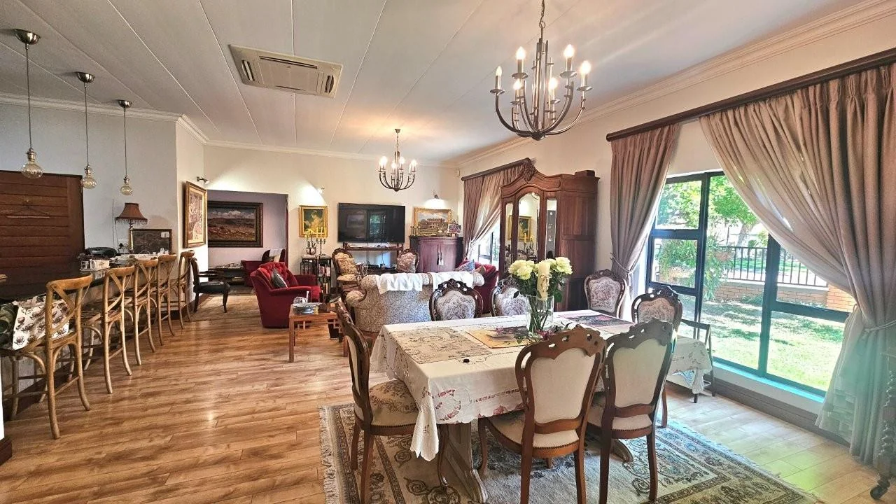 GENEROUS, PRACTICAL, BEAUTIFUL AND NEAT .<br/>