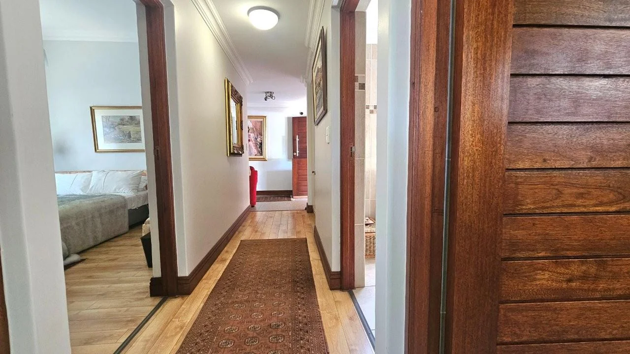 GENEROUS, PRACTICAL, BEAUTIFUL AND NEAT .<br/>