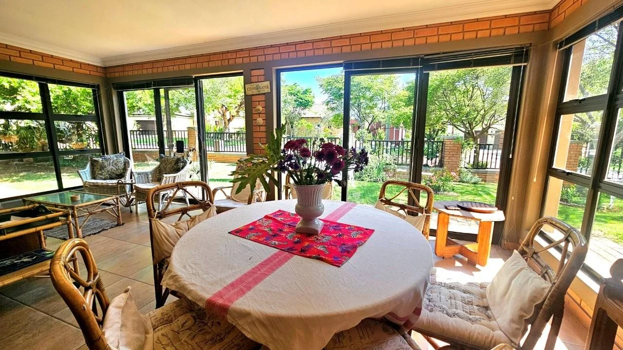 GENEROUS, PRACTICAL, BEAUTIFUL AND NEAT .<br/>