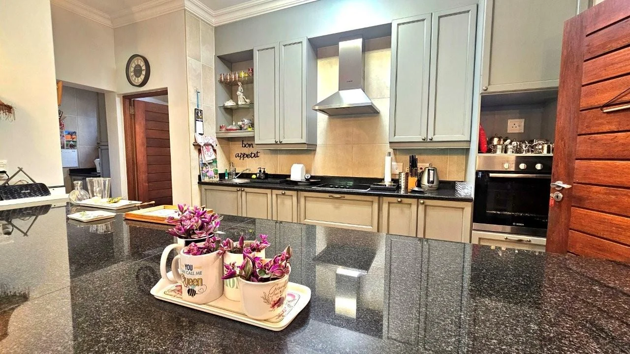 GENEROUS, PRACTICAL, BEAUTIFUL AND NEAT .<br/>