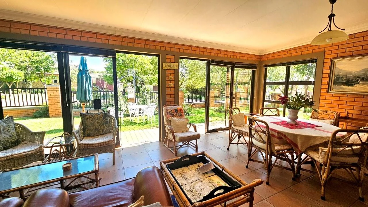 GENEROUS, PRACTICAL, BEAUTIFUL AND NEAT .<br/>