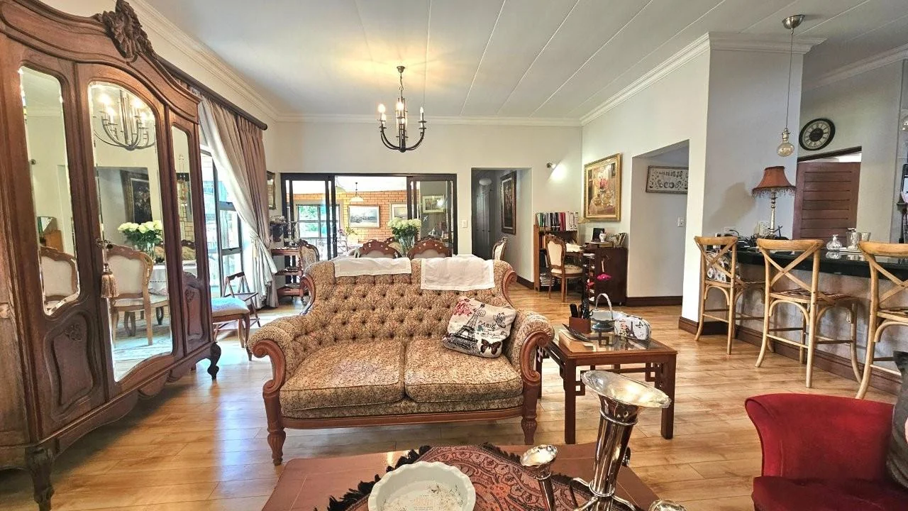 GENEROUS, PRACTICAL, BEAUTIFUL AND NEAT .<br/>