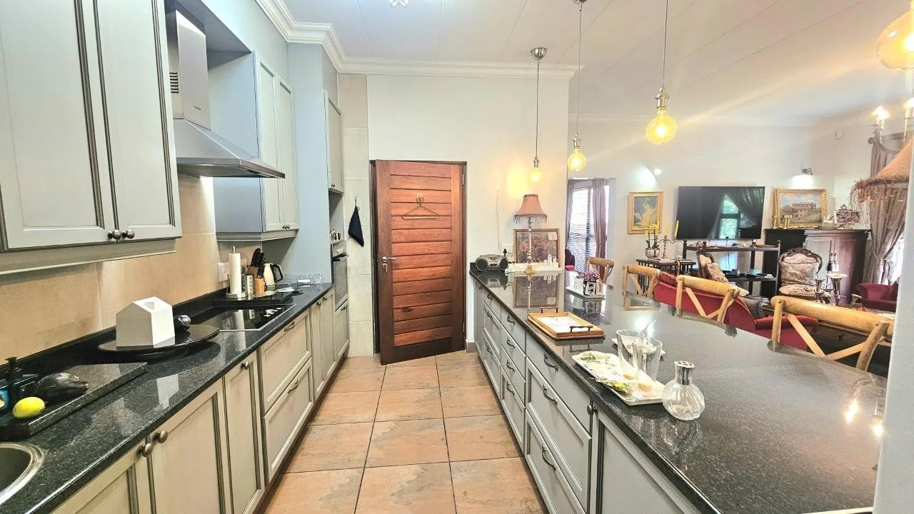 GENEROUS, PRACTICAL, BEAUTIFUL AND NEAT .<br/>