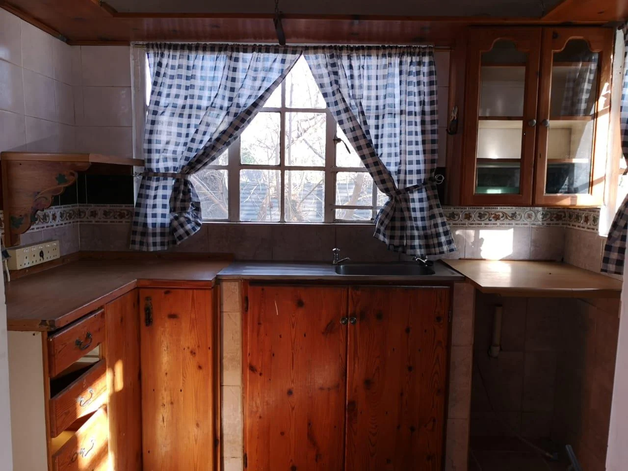 BEAUTIFUL SPACIOUS HOUSE IN A QUITE AREA