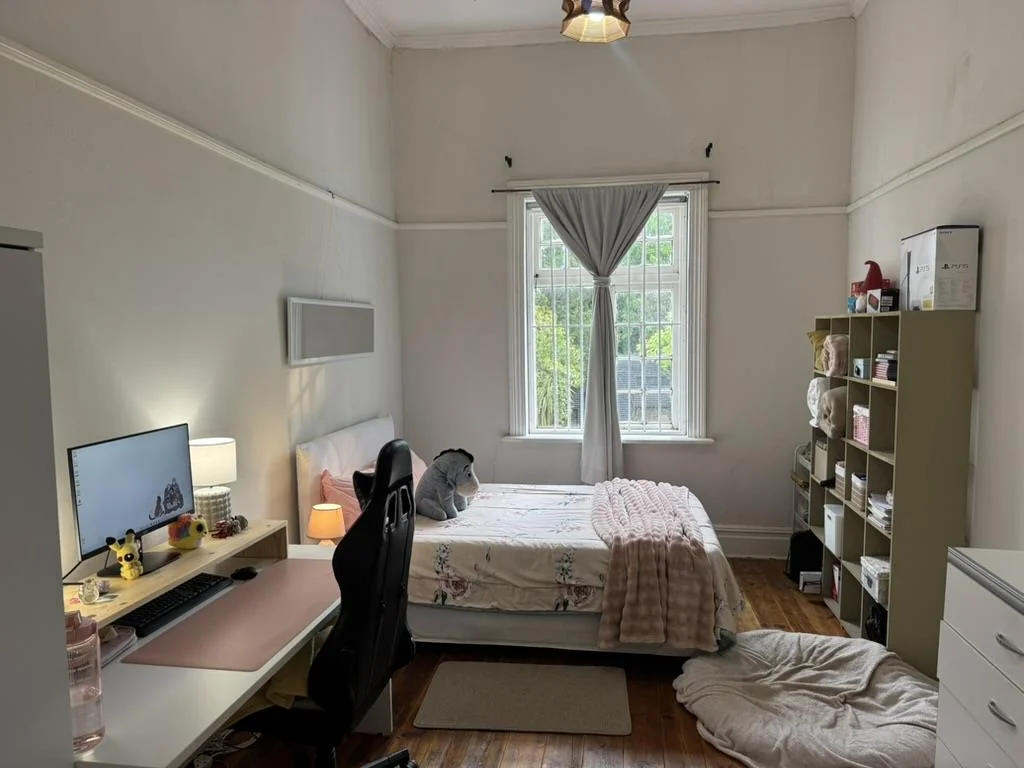 BEAUTIFUL SPACIOUS HOUSE IN A QUITE AREA