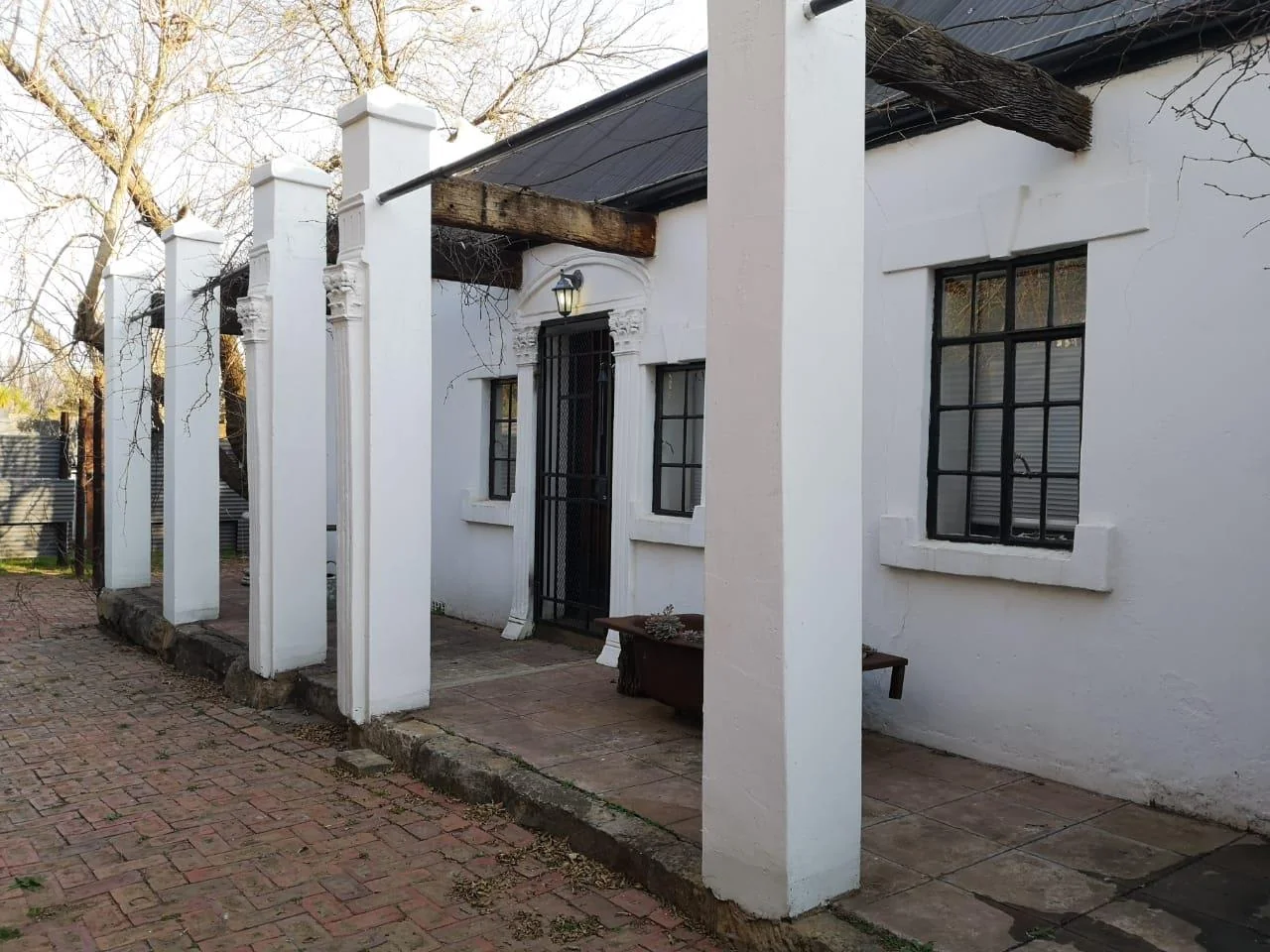 BEAUTIFUL SPACIOUS HOUSE IN A QUITE AREA