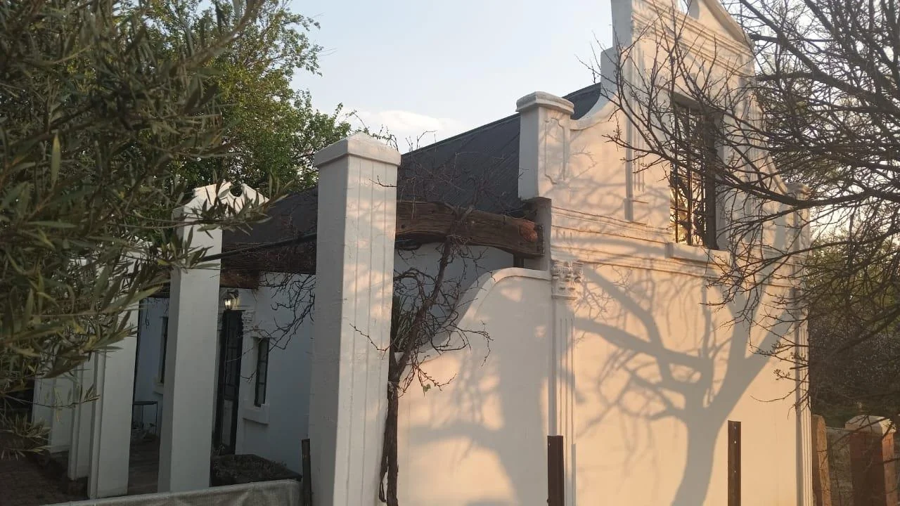 BEAUTIFUL SPACIOUS HOUSE IN A QUITE AREA