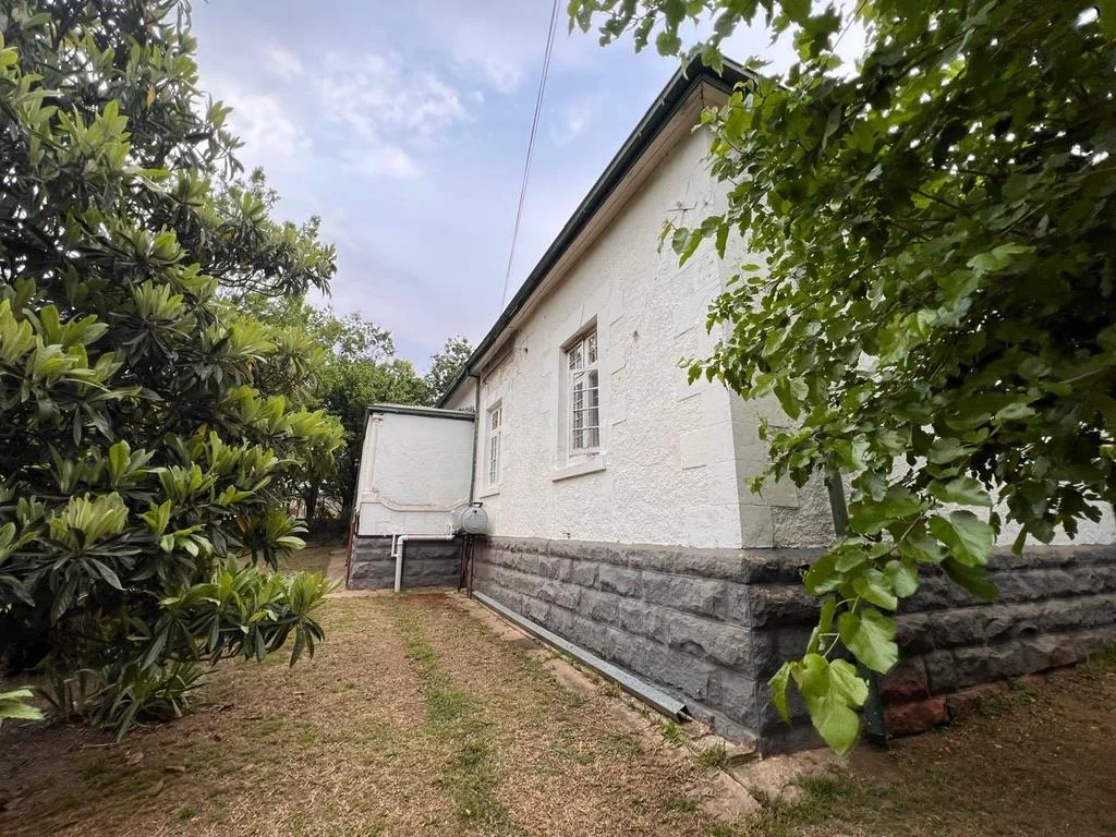 BEAUTIFUL SPACIOUS HOUSE IN A QUITE AREA