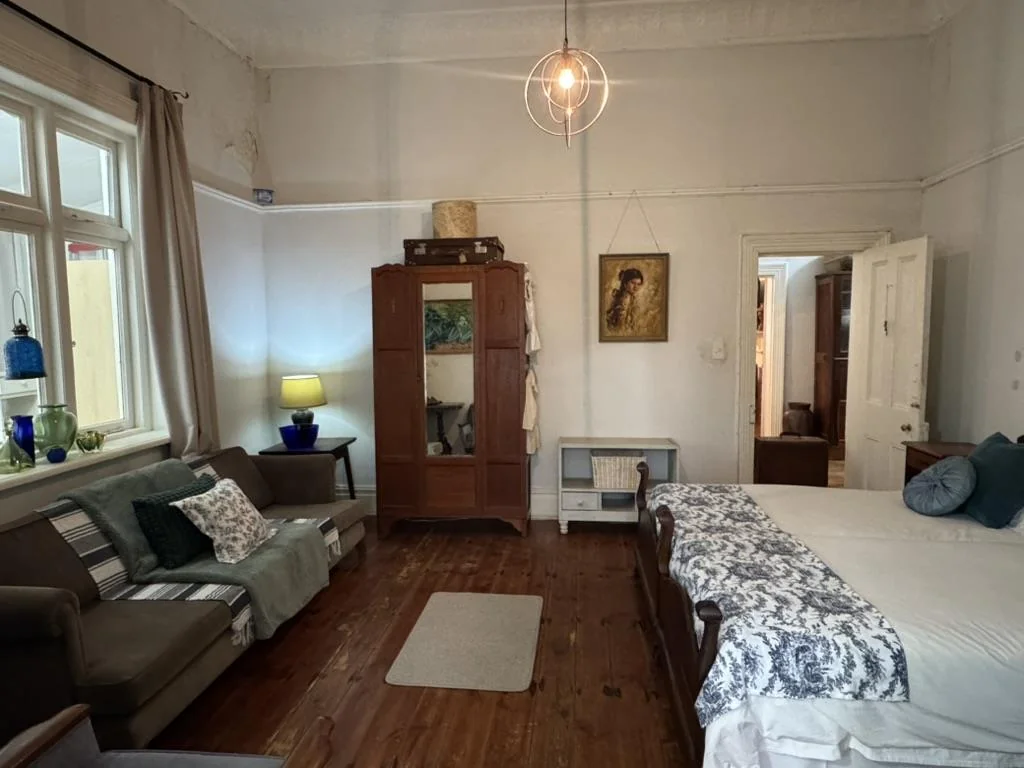 BEAUTIFUL SPACIOUS HOUSE IN A QUITE AREA