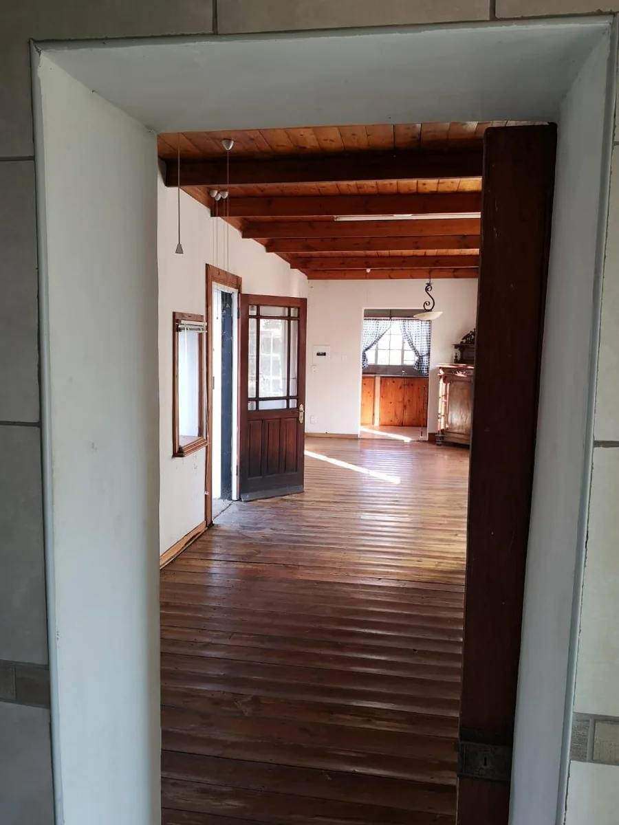 BEAUTIFUL SPACIOUS HOUSE IN A QUITE AREA