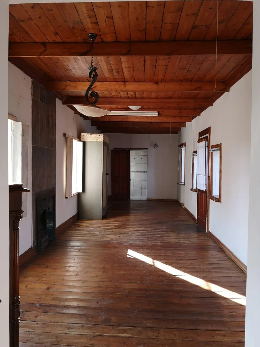 BEAUTIFUL SPACIOUS HOUSE IN A QUITE AREA