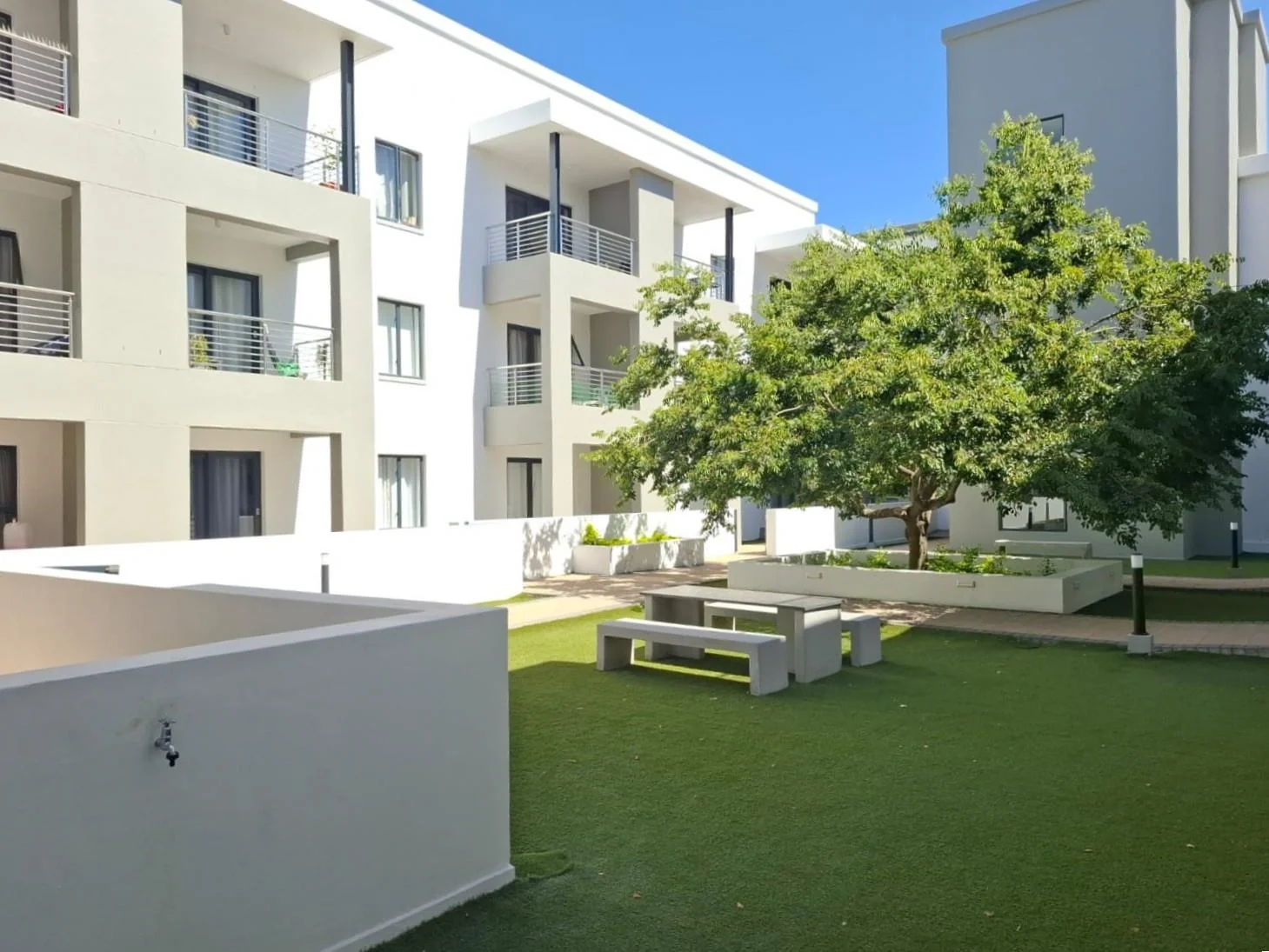 2 Bedroom Ground Floor Apartment For Sale in Stellenbosch