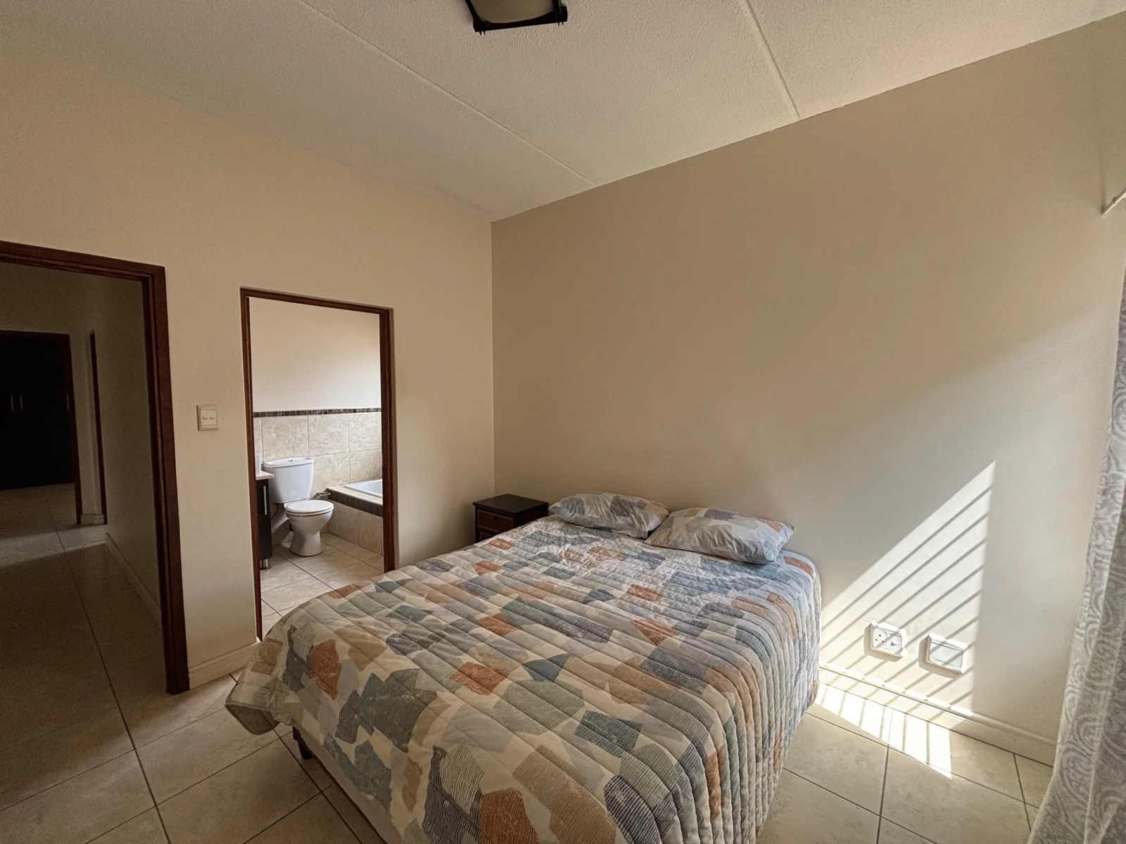 NEW LISTING .....DOWNSTAIRS TOWNHOUSE WITH GARDEN!