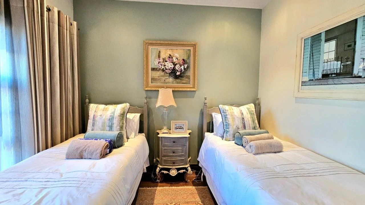 RETIRE@MIDSTREAM : YOU ARE GOING TO LOVE THIS PROPERTY. SOLE AND EXCLUSIVE MANDATED.