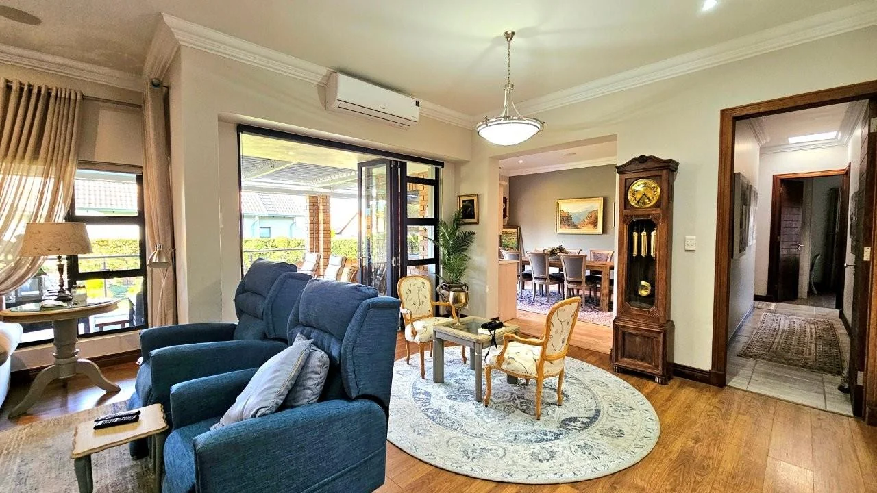 RETIRE@MIDSTREAM : YOU ARE GOING TO LOVE THIS PROPERTY. SOLE AND EXCLUSIVE MANDATED.