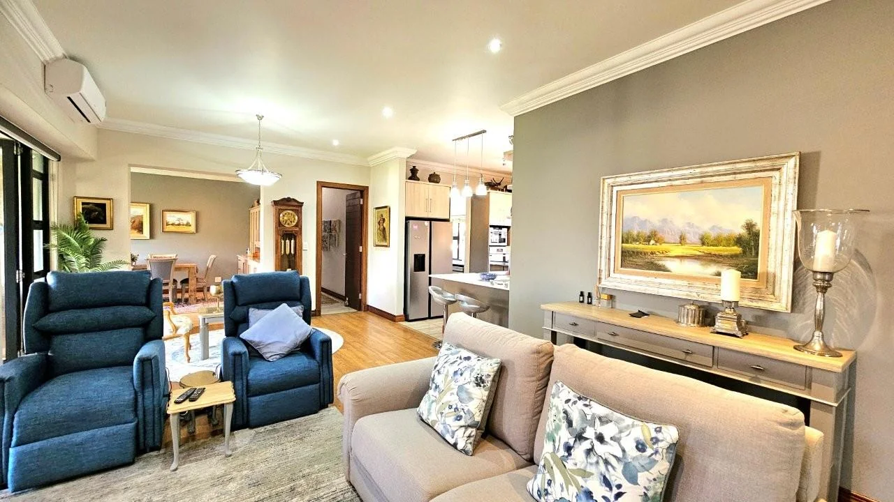 RETIRE@MIDSTREAM : YOU ARE GOING TO LOVE THIS PROPERTY. SOLE AND EXCLUSIVE MANDATED.