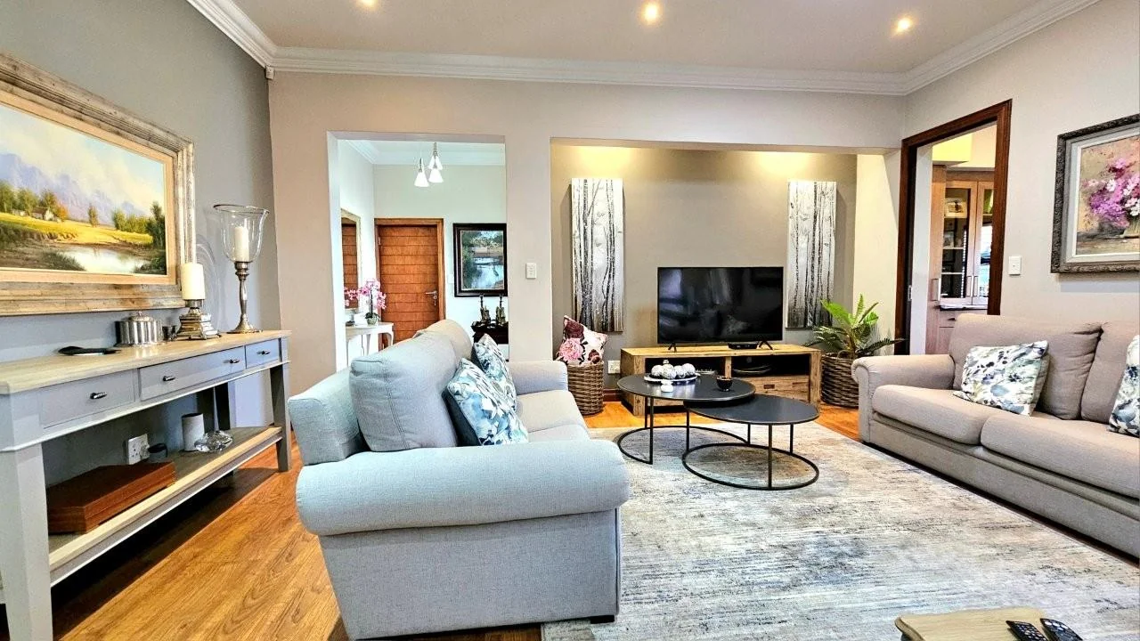 RETIRE@MIDSTREAM : YOU ARE GOING TO LOVE THIS PROPERTY. SOLE AND EXCLUSIVE MANDATED.