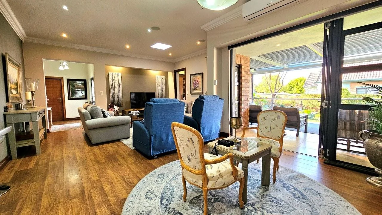 RETIRE@MIDSTREAM : YOU ARE GOING TO LOVE THIS PROPERTY. SOLE AND EXCLUSIVE MANDATED.