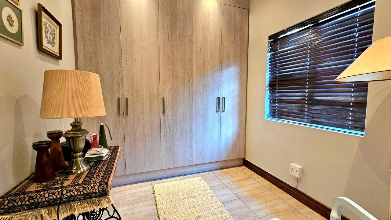 RETIRE@MIDSTREAM : YOU ARE GOING TO LOVE THIS PROPERTY. SOLE AND EXCLUSIVE MANDATED.