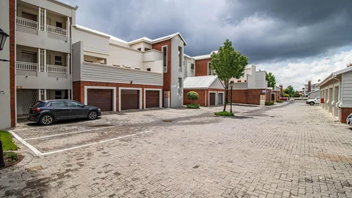 Greenstone Hill, Edenvale