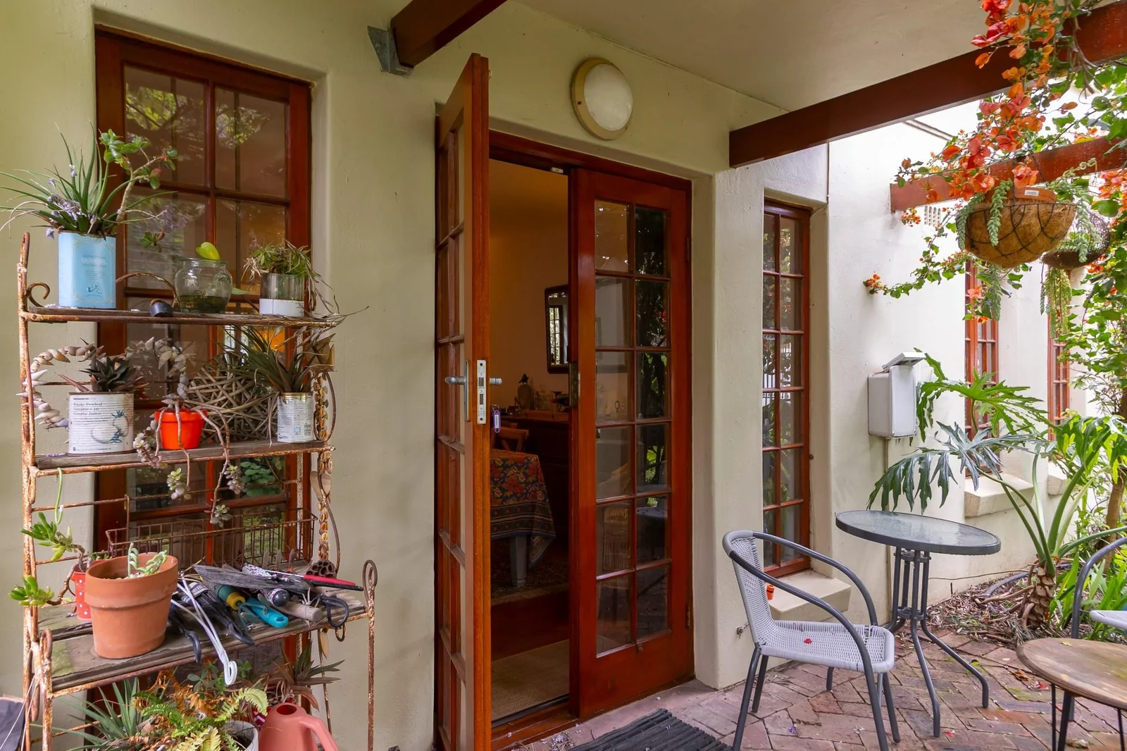 Elegant ground-floor living in the heart of Stellenbosch’s Winelands charm