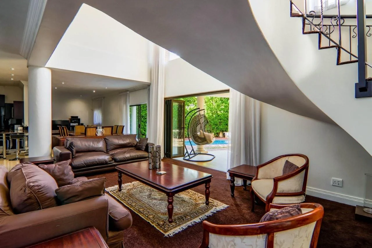 NEAT FACEBRICK PROPERTY IN MIDSTREAM PROPER : VERY CLOSE TO SCHOOLS