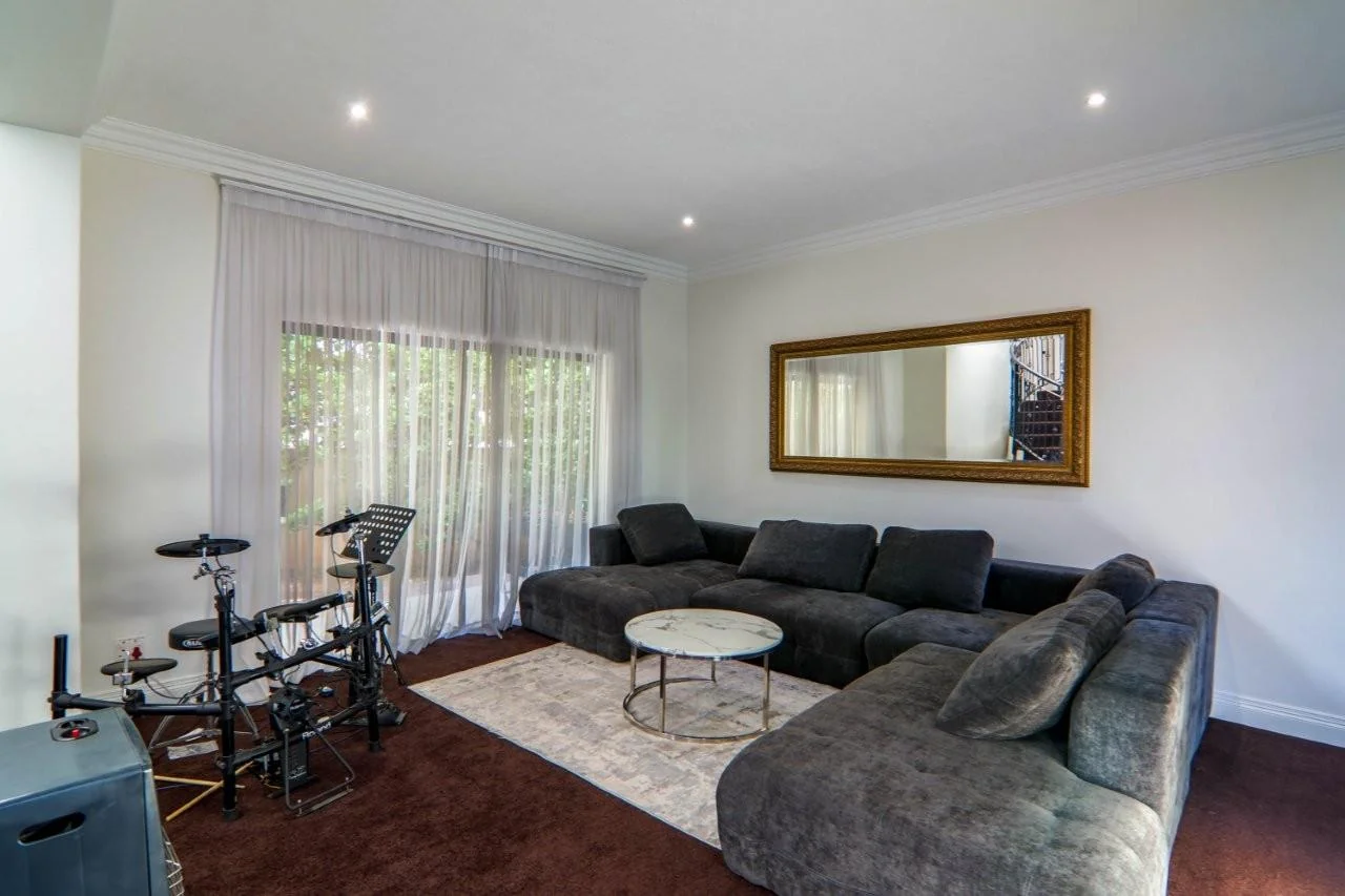 NEAT FACEBRICK PROPERTY IN MIDSTREAM PROPER : VERY CLOSE TO SCHOOLS