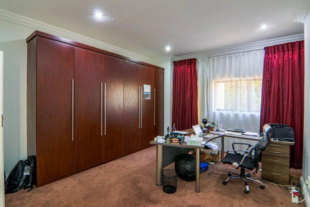 NEAT FACEBRICK PROPERTY IN MIDSTREAM PROPER : VERY CLOSE TO SCHOOLS