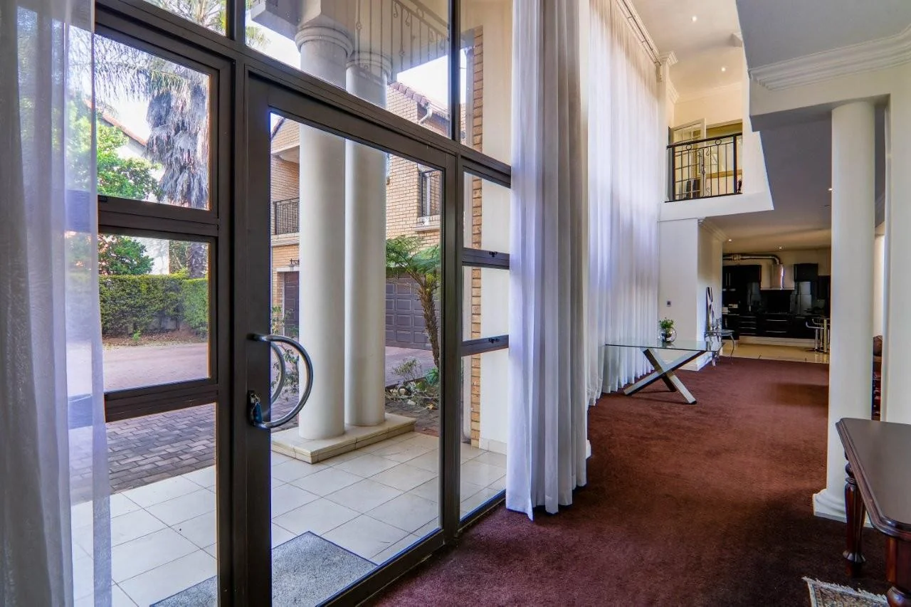 NEAT FACEBRICK PROPERTY IN MIDSTREAM PROPER : VERY CLOSE TO SCHOOLS