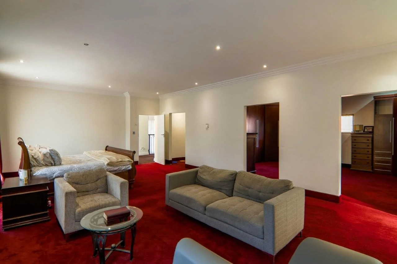 NEAT FACEBRICK PROPERTY IN MIDSTREAM PROPER : VERY CLOSE TO SCHOOLS