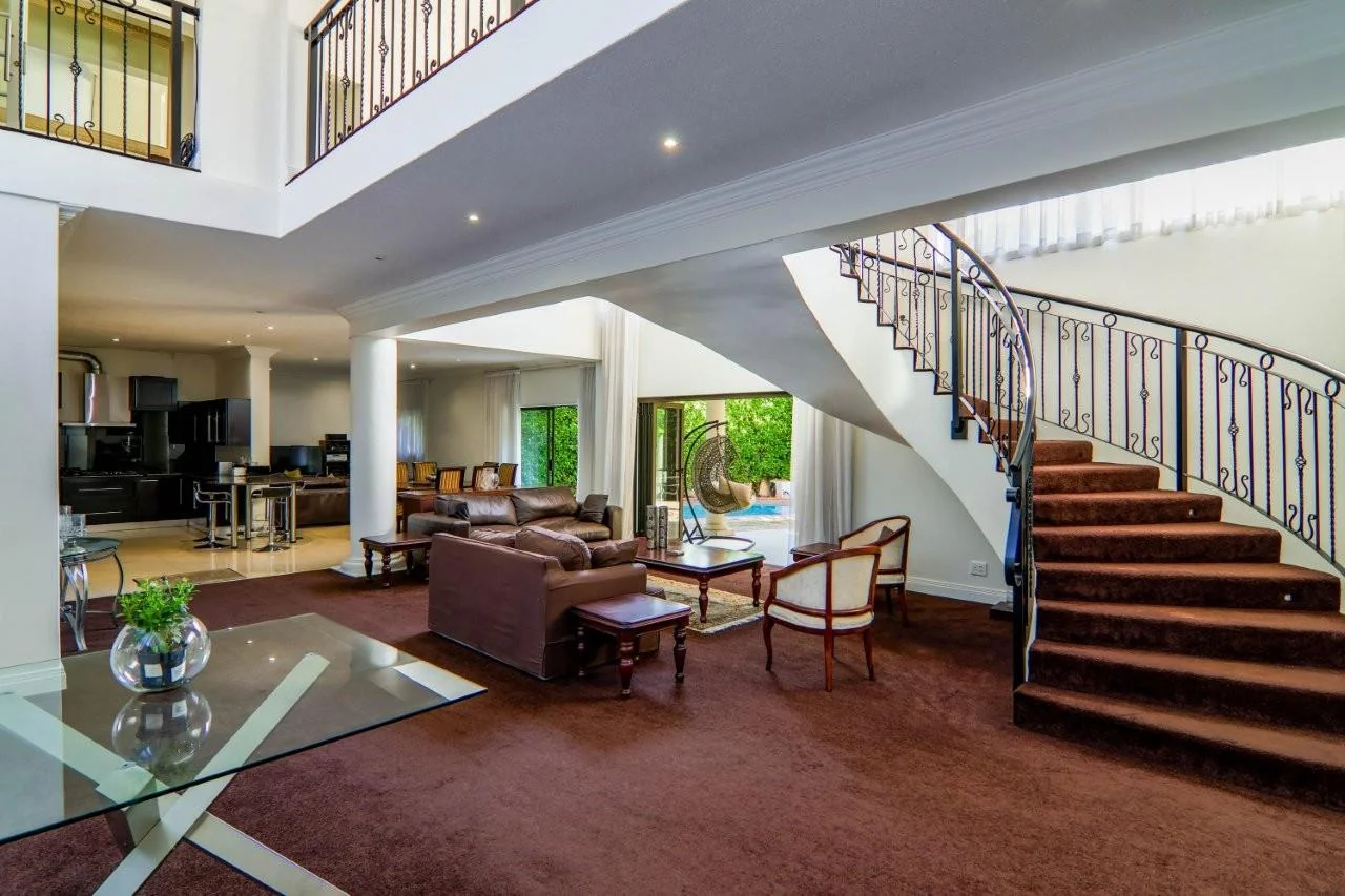 NEAT FACEBRICK PROPERTY IN MIDSTREAM PROPER : VERY CLOSE TO SCHOOLS