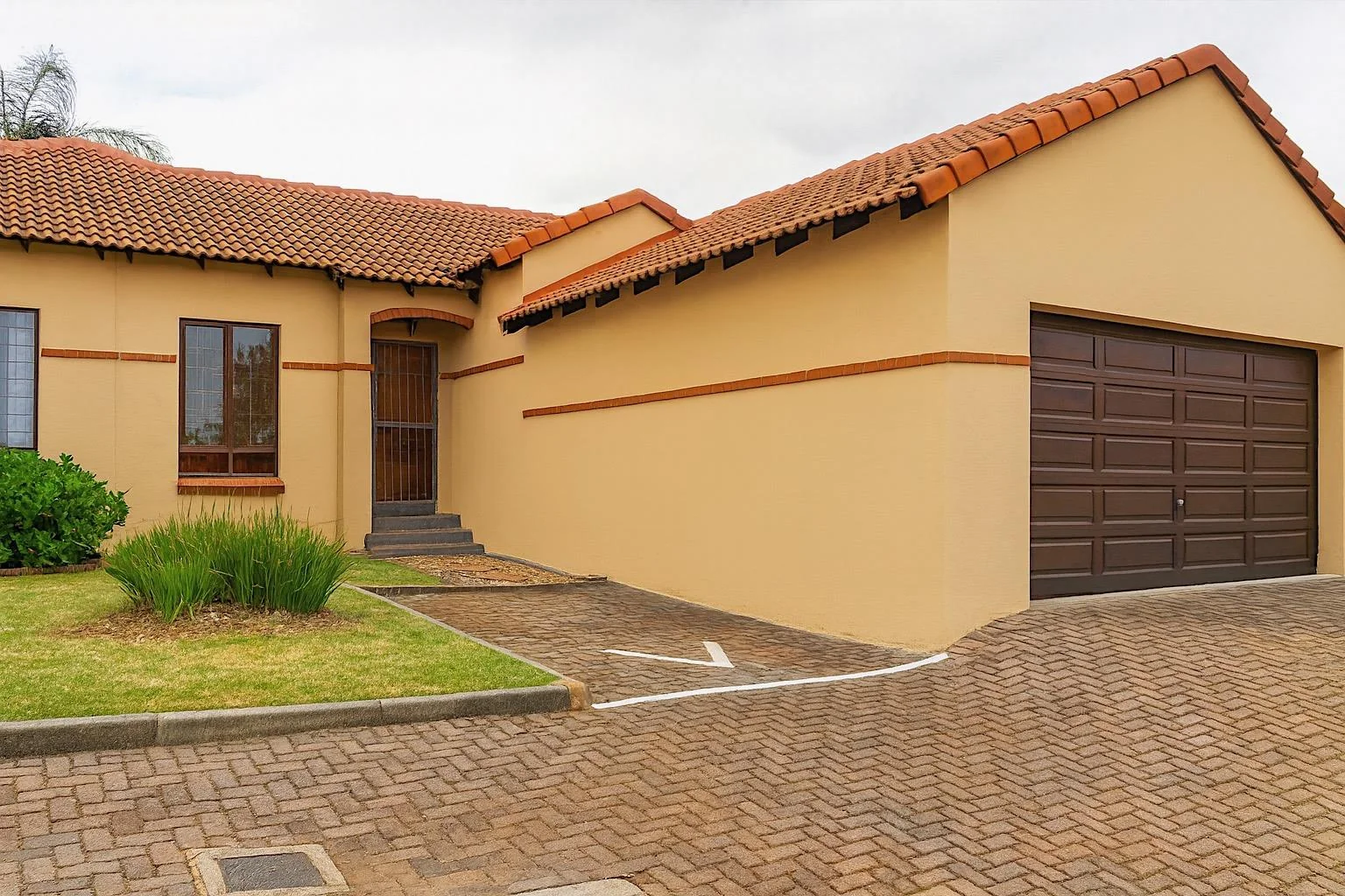 NEW LISTING ..... THE BEST 2 X 2 X 2 BY FAR!