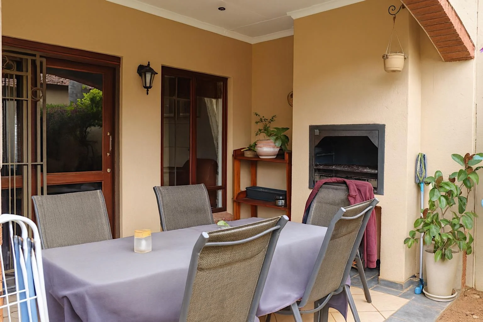 NEW LISTING ..... THE BEST 2 X 2 X 2 BY FAR!