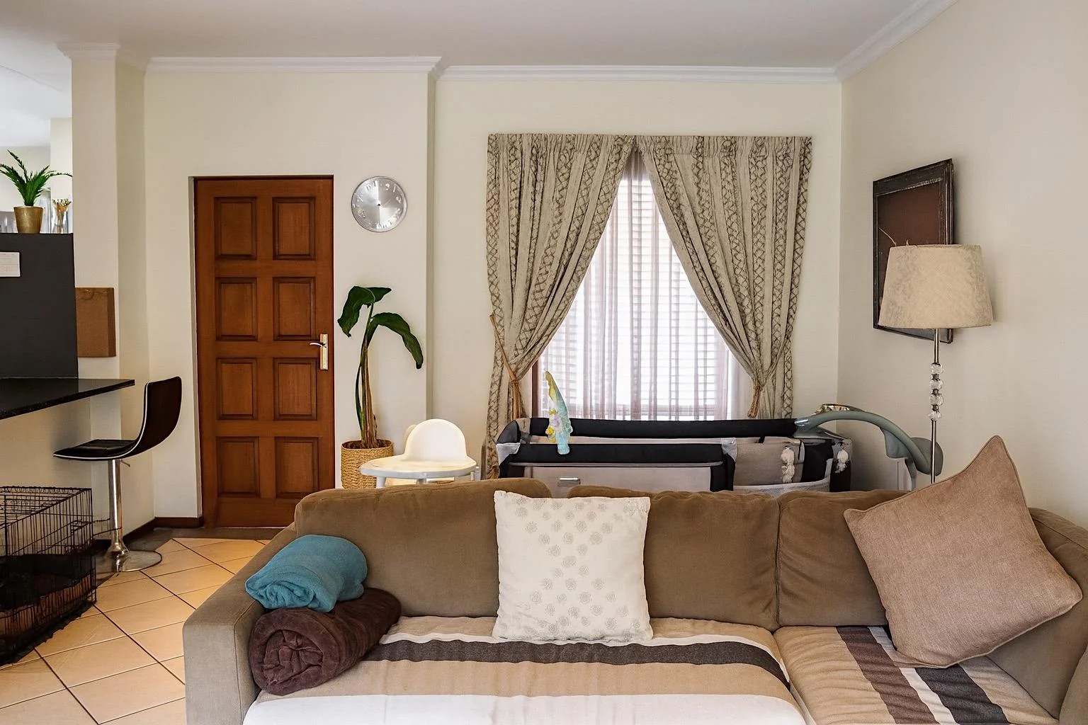 NEW LISTING ..... THE BEST 2 X 2 X 2 BY FAR!